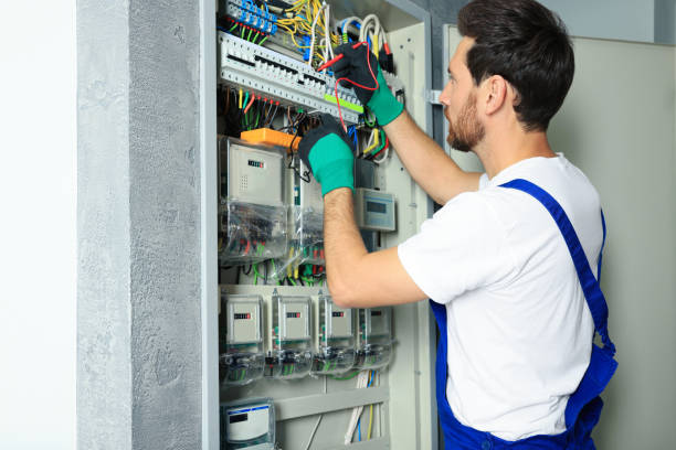 Best Circuit Breaker Repair  in Crystal Lake, FL